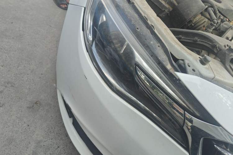 Used Buick GT 2019 15T Dual-Clutch Connected Elite Model China VI Right Front Headlight