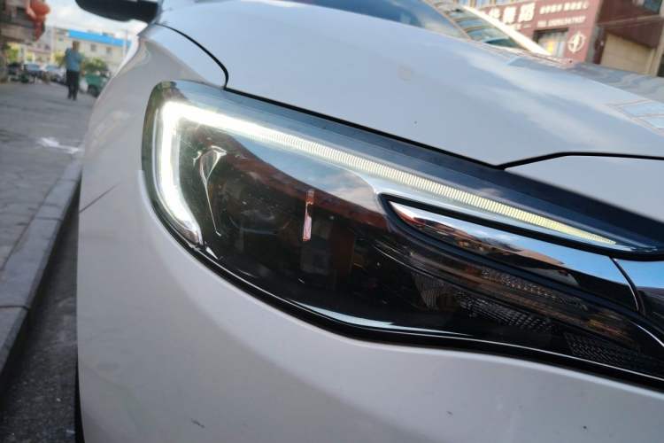 Used Buick GT 2019 15T Dual-Clutch Connected Elite Model China VI Right Front Headlight