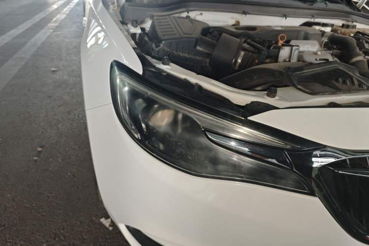 Used Buick GT 2019 15T Dual-Clutch Connected Elite Model China VI Right Front Headlight