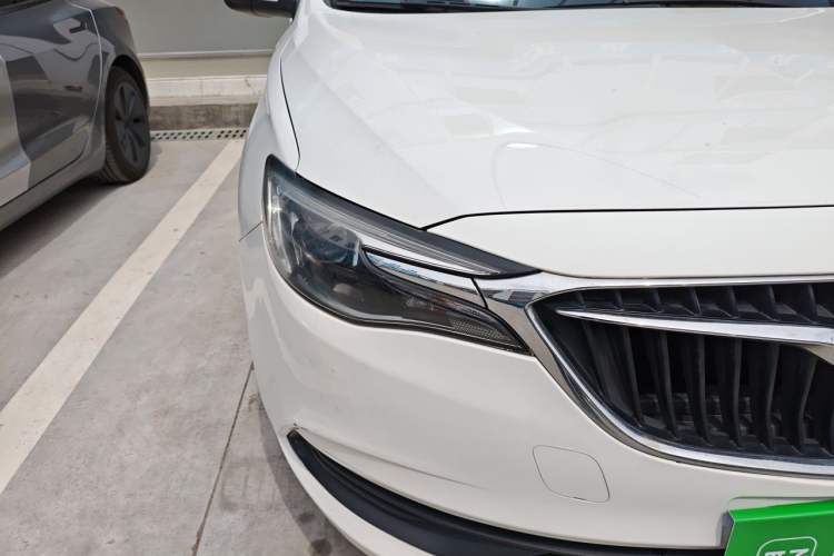 Used Buick GT 2019 15T Dual-Clutch Connected Elite Model China VI Right Front Headlight