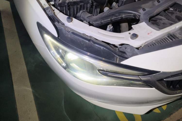 Used Buick GT 2019 15T Dual-Clutch Connected Elite Model China VI Right Front Headlight