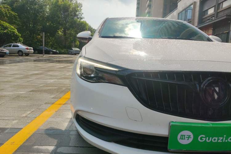 Used Buick GT 2019 15T Dual-Clutch Advanced Version China VI Standard Right Front Headlight