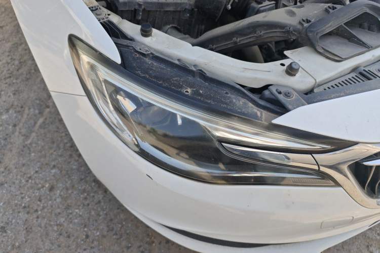 Used Buick GT 2019 15T Dual-Clutch Connected Elite Model China VI Right Front Headlight