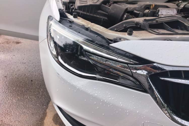 Used Buick GT 2019 15T Dual-Clutch Connected Elite Version China V Standard Right Front Headlight