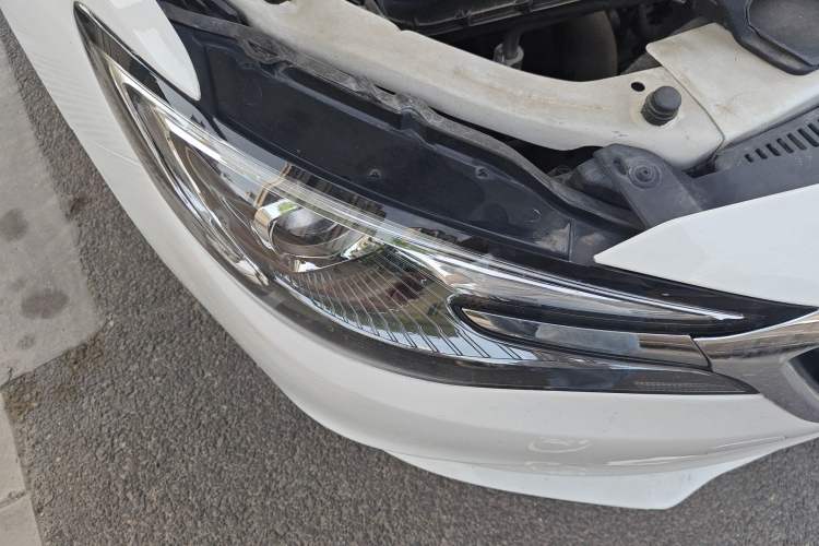 Used Buick GT 2019 15T Dual-Clutch Advanced Version China VI Standard Right Front Headlight