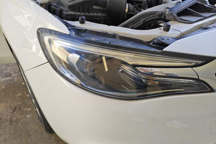 Used Buick GT 2019 15T Dual-Clutch Connected Elite Version China V Standard Right Front Headlight