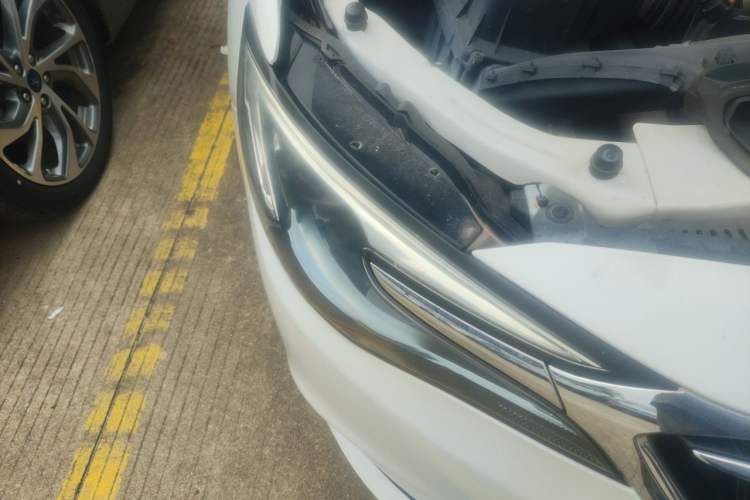 Used Buick GT 2019 18T Automatic Connected Elite Model China VI Standard Right Front Headlight