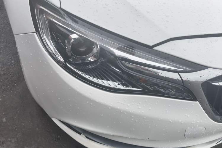 Used Buick GT 2019 15T Dual-Clutch Advanced Version China VI Standard Right Front Headlight