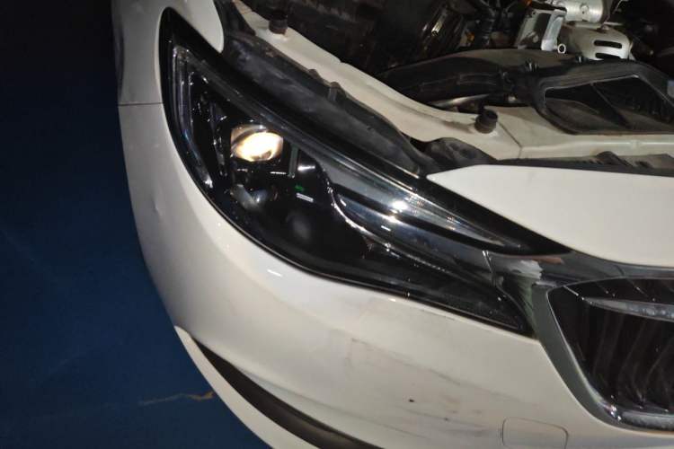 Used Buick GT 2019 15T Dual-Clutch Connected Elite Model China VI Right Front Headlight