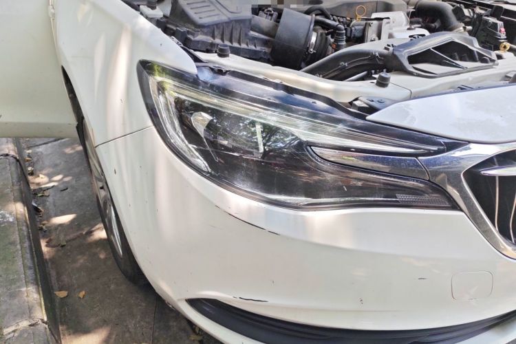 Used Buick GT 2019 15T Dual-Clutch Connected Elite Model China VI Right Front Headlight
