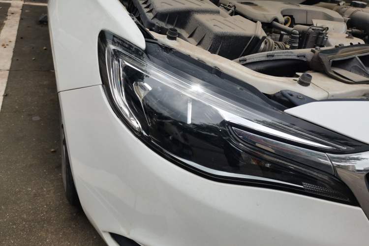 Used Buick GT 2019 18T Automatic Connected Elite Model China V Standard Right Front Headlight
