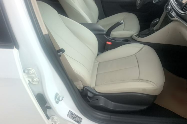 Used Buick GT 2019 15T Dual-Clutch Connected Elite Model China VI Right Front Seat