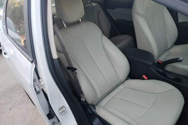 Used Buick GT 2019 15T Dual-Clutch Connected Elite Version China V Standard Right Front Seat