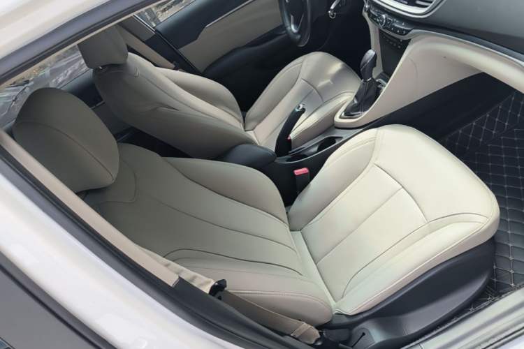 Used Buick GT 2019 15T Dual-Clutch Connected Elite Model China VI Right Front Seat
