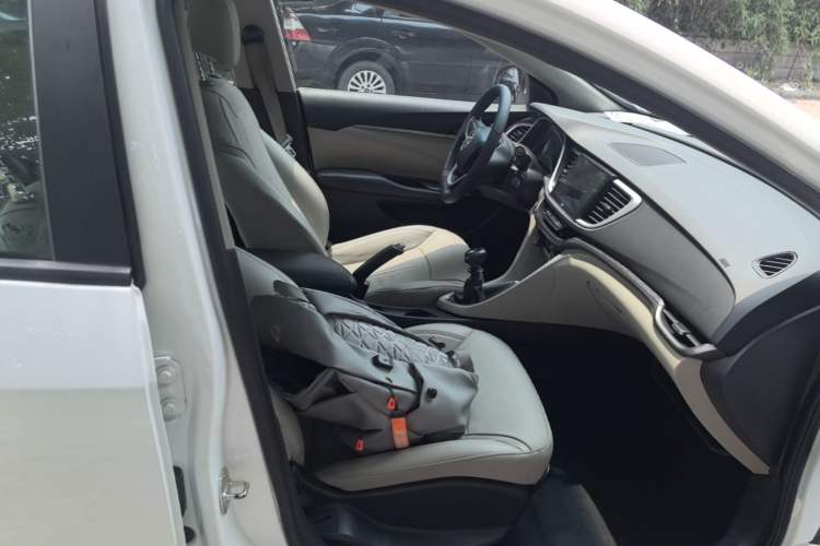Used Buick GT 2019 15T Manual Elite Version China VI Standard Right Front Seat