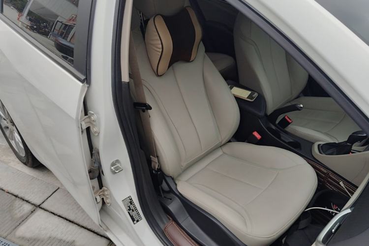 Used Buick GT 2019 15T Dual-Clutch Connected Elite Model China VI Right Front Seat