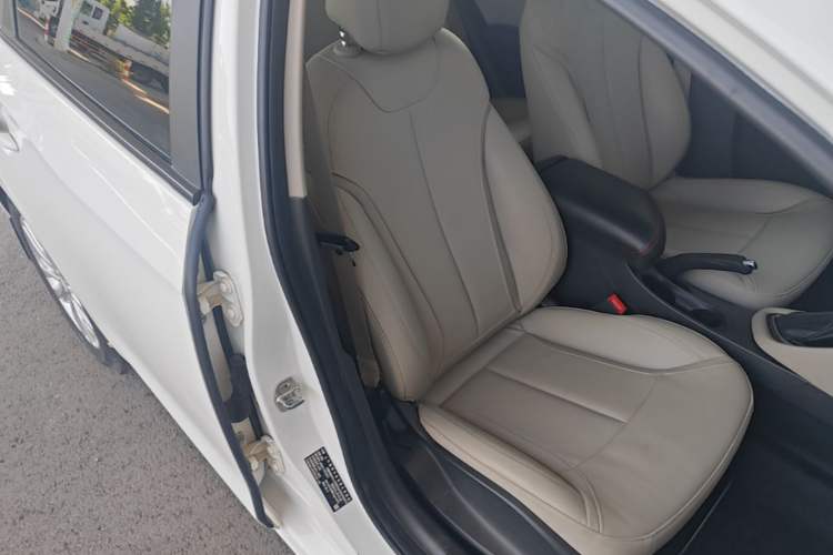 Used Buick GT 2019 15T Dual-Clutch Connected Elite Model China VI Right Front Seat