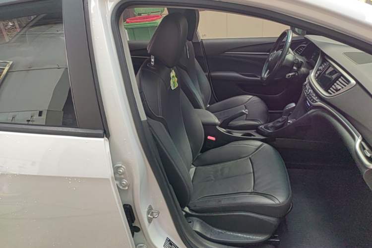 Used Buick GT 2019 18T Automatic Connected Elite Model China VI Standard Right Front Seat