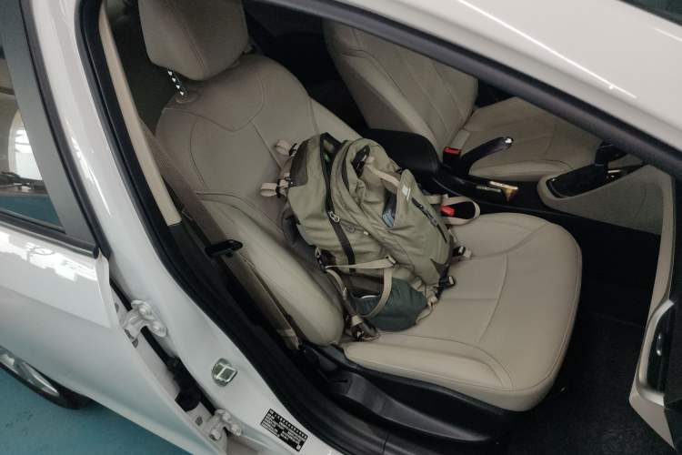 Used Buick GT 2019 15T Dual-Clutch Connected Elite Model China VI Right Front Seat