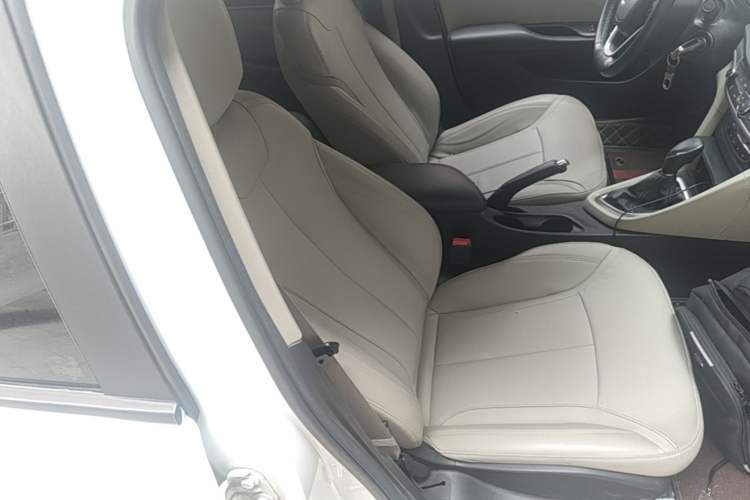 Used Buick GT 2019 15T Dual-Clutch Connected Elite Model China VI Right Front Seat