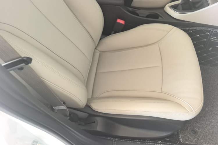 Used Buick GT 2019 15T Manual Elite Version China VI Standard Right Front Seat
