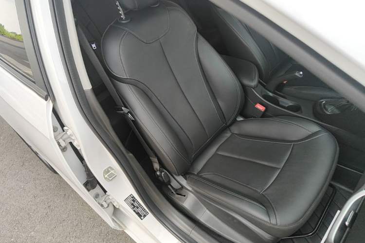 Used Buick GT 2019 18T Automatic Connected Elite Model China VI Standard Right Front Seat