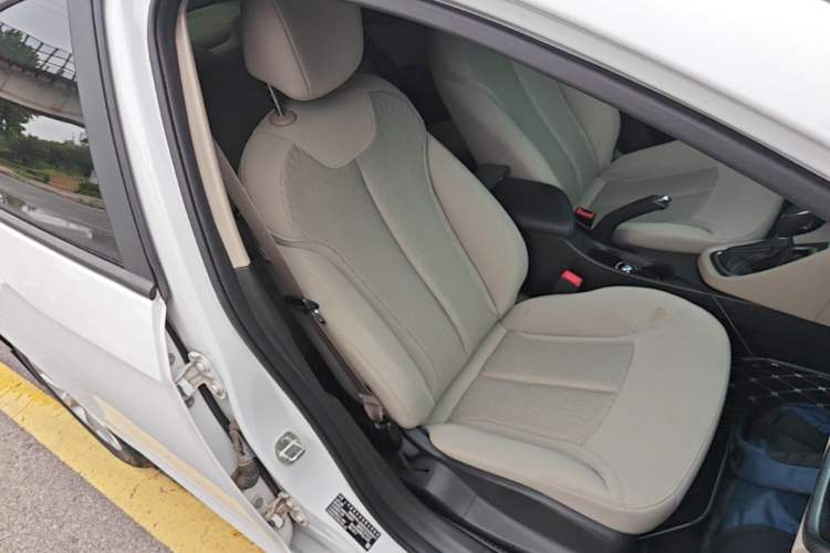 Used Buick GT 2019 15T Dual-Clutch Advanced Version China VI Standard Right Front Seat