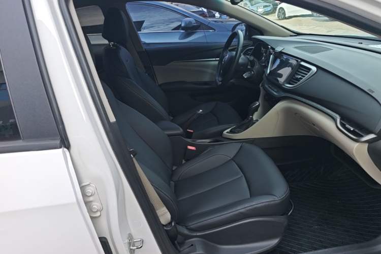 Used Buick GT 2019 15T Dual-Clutch Advanced Version China VI Standard Right Front Seat