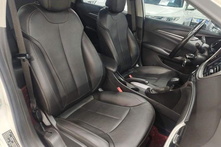 Used Buick GT 2019 18T Automatic Connected Elite Model China VI Standard Right Front Seat
