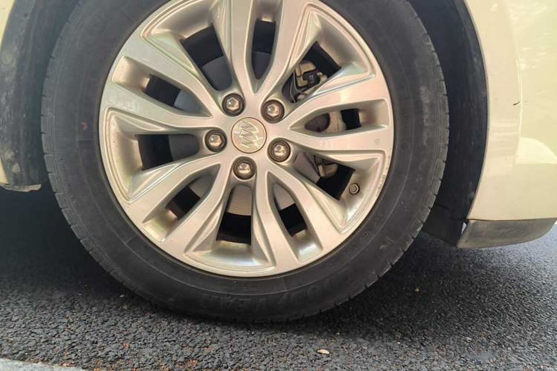 Used Buick GT 2019 15T Dual-Clutch Connected Elite Model China VI Right Front Wheel Hub