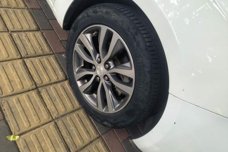 Used Buick GT 2019 18T Automatic Connected Elite Model China VI Standard Right Front Wheel Hub
