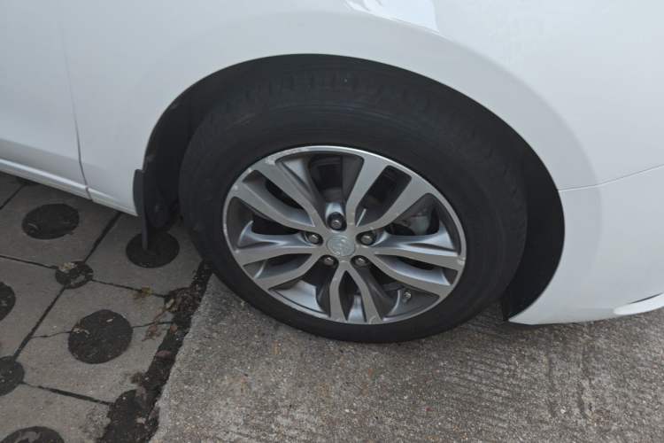 Used Buick GT 2019 18T Automatic Connected Elite Model China V Standard Right Front Wheel Hub