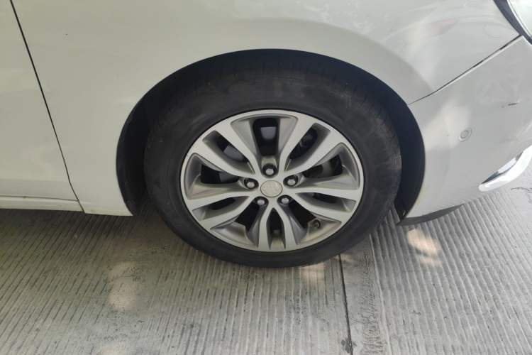 Used Buick GT 2019 18T Automatic Connected Flagship Version China V Standard Right Front Wheel Hub