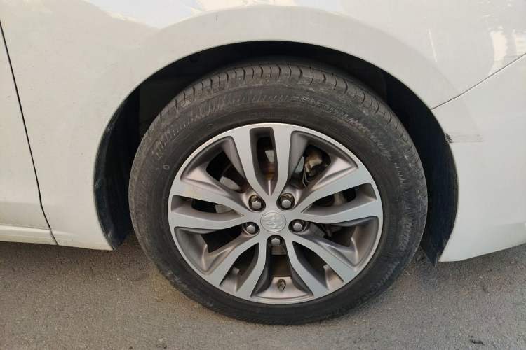 Used Buick GT 2019 18T Automatic Connected Elite Model China VI Standard Right Front Wheel Hub