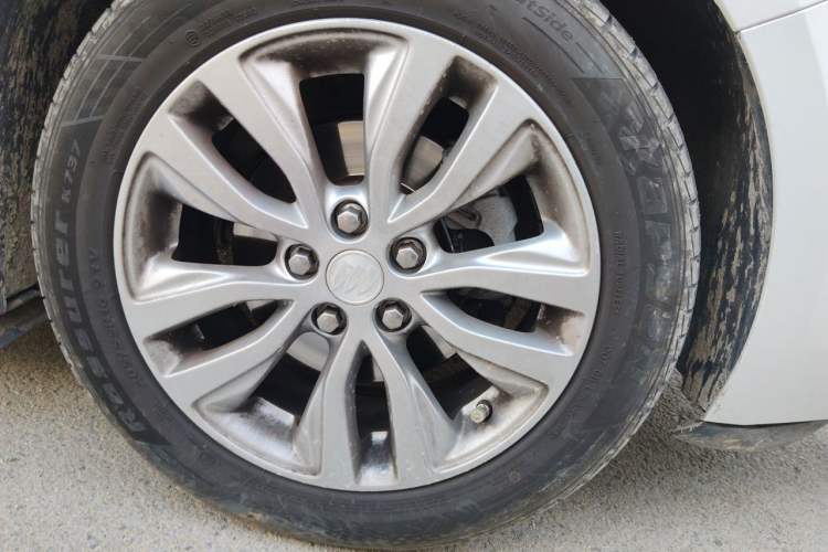 Used Buick GT 2019 15T Dual-Clutch Connected Elite Version China V Standard Right Front Wheel Hub