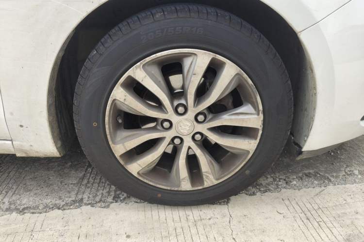 Used Buick GT 2019 18T Automatic Connected Elite Model China V Standard Right Front Wheel Hub
