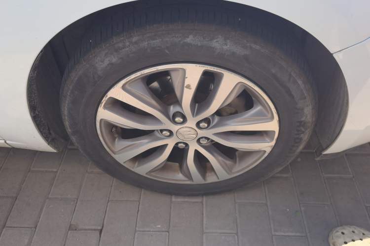 Used Buick GT 2019 18T Automatic Connected Elite Model China VI Standard Right Front Wheel Hub
