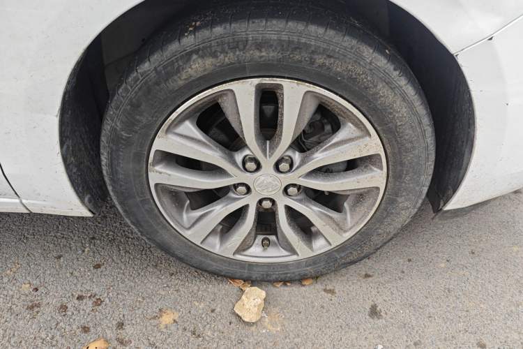 Used Buick GT 2019 18T Automatic Connected Elite Model China VI Standard Right Front Wheel Hub