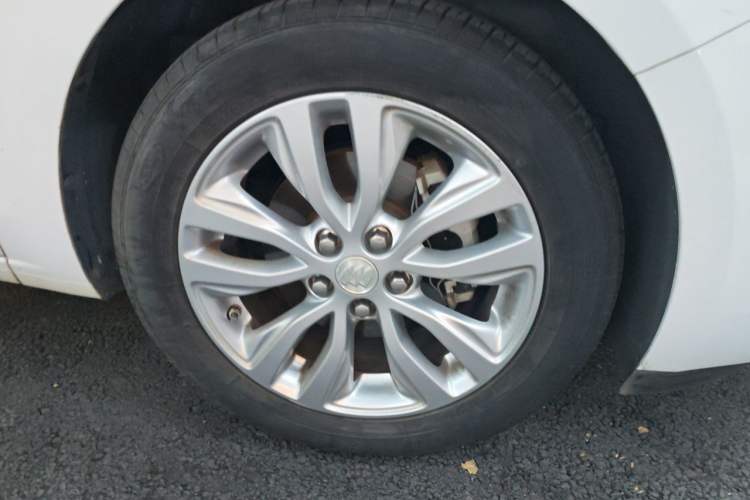 Used Buick GT 2019 15T Dual-Clutch Connected Elite Model China VI Right Front Wheel Hub