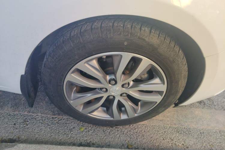 Used Buick GT 2019 18T Automatic Connected Elite Model China V Standard Right Front Wheel Hub