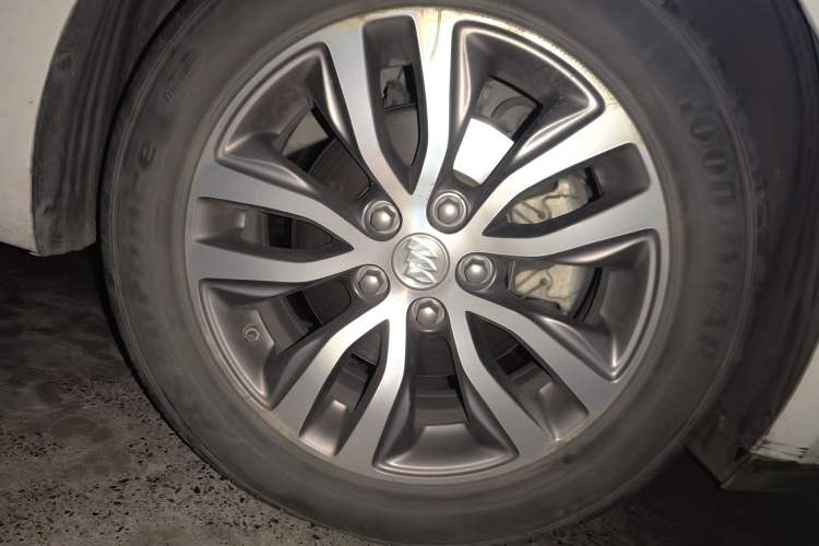 Used Buick GT 2019 18T Automatic Connected Elite Model China VI Standard Right Front Wheel Hub