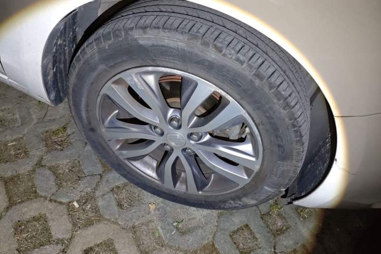 Used Buick GT 2019 18T Automatic Connected Elite Model China VI Standard Right Front Wheel Hub