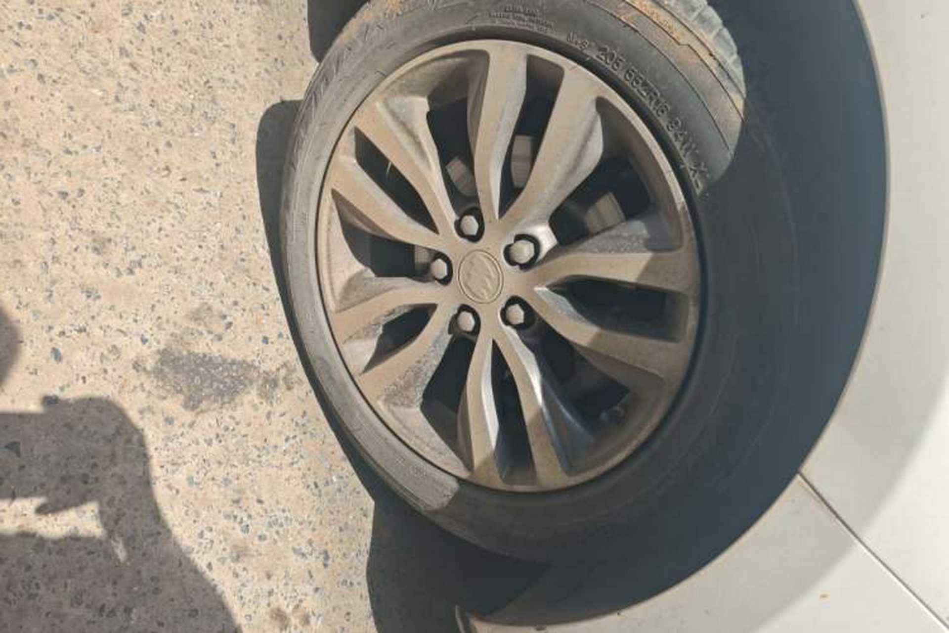 Used Buick GT 2019 18T Automatic Connected Elite Model China VI Standard Right Front Wheel Hub