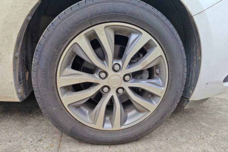 Used Buick GT 2019 18T Automatic Connected Elite Model China V Standard Right Front Wheel Hub
