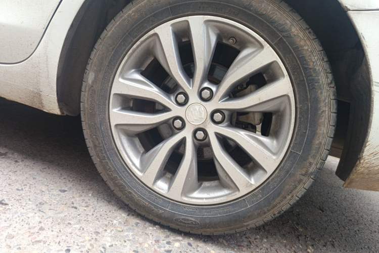 Used Buick GT 2019 18T Automatic Connected Flagship Version China VI Standard Right Front Wheel Hub