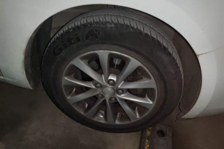 Used Buick GT 2019 15T Dual-Clutch Advanced Version China VI Standard Right Front Wheel Hub