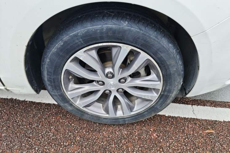 Used Buick GT 2019 18T Automatic Connected Elite Model China VI Standard Right Front Wheel Hub