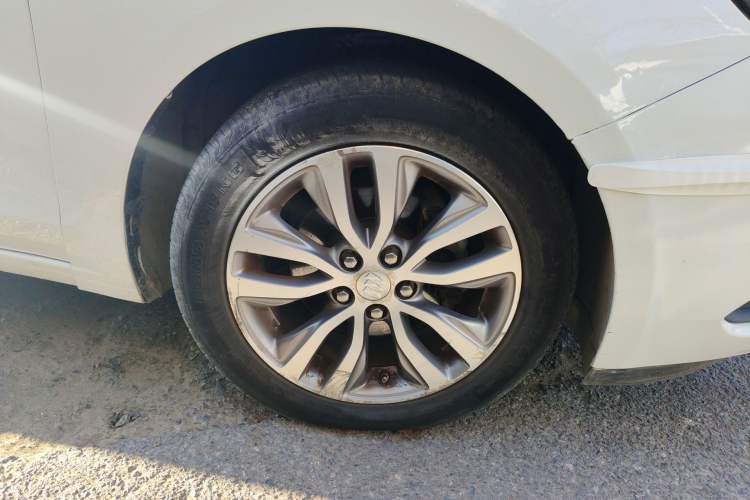 Used Buick GT 2019 18T Automatic Connected Elite Model China V Standard Right Front Wheel Hub