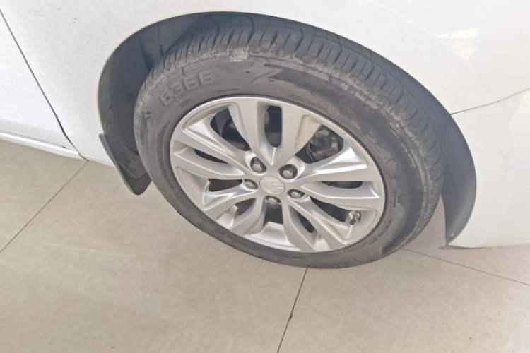 Used Buick GT 2019 15T Dual-Clutch Connected Elite Version China V Standard Right Front Wheel Hub