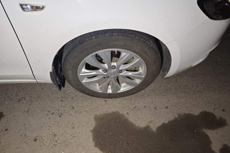 Used Buick GT 2019 15T Dual-Clutch Connected Elite Model China VI Right Front Wheel Hub
